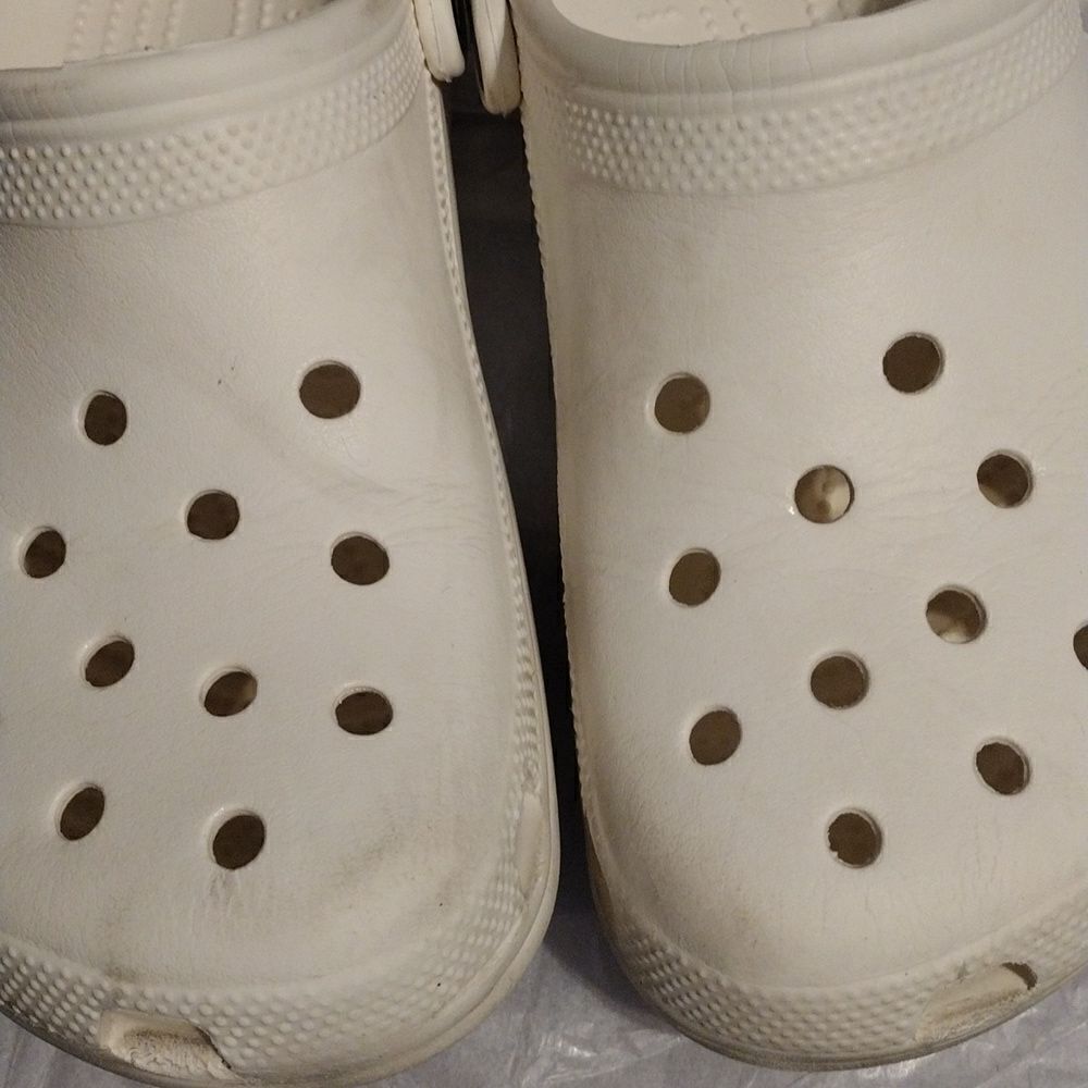 Crocs   - Picture 2 of 6